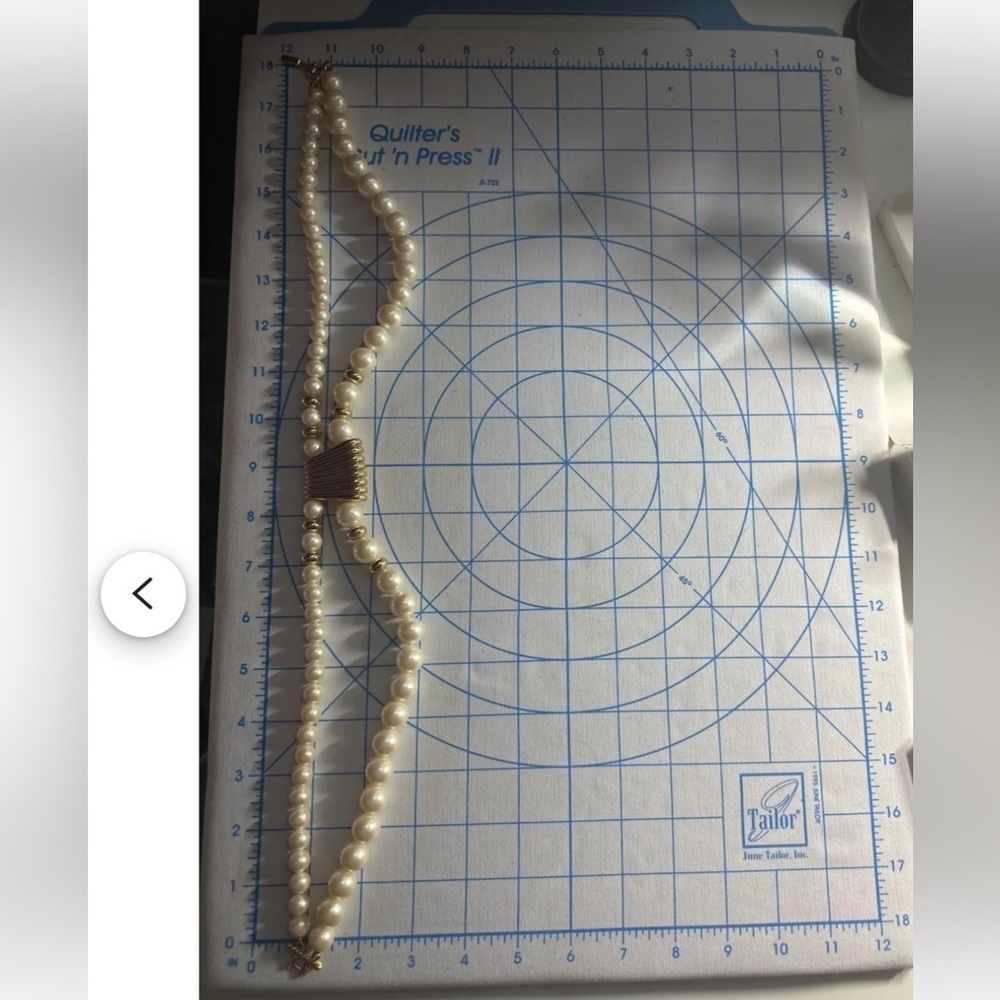 Classic Pearl and Gold Women's Necklace - Picture 8 of 9
